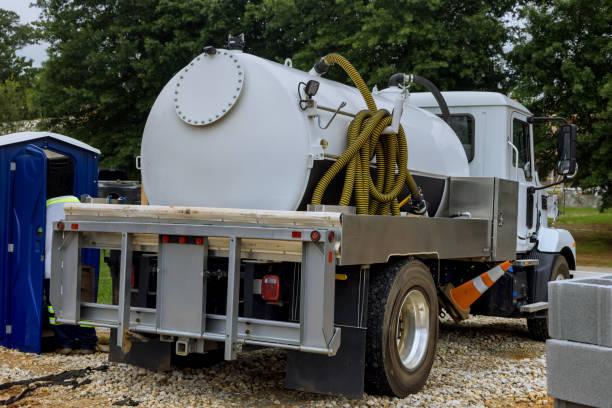 Best Porta potty delivery and setup  in Cameron, MO